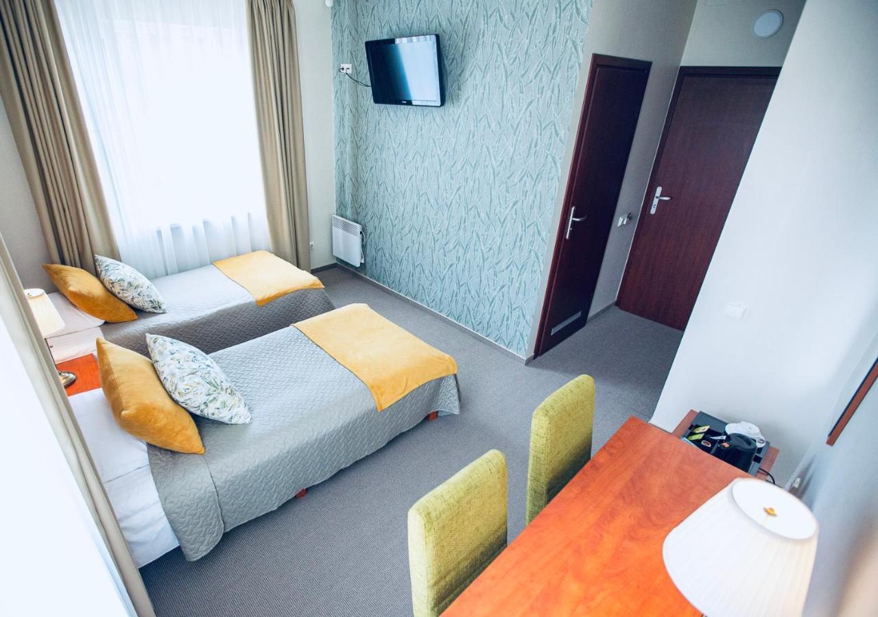 Hotel Zuvedra Ignalina Esterno foto