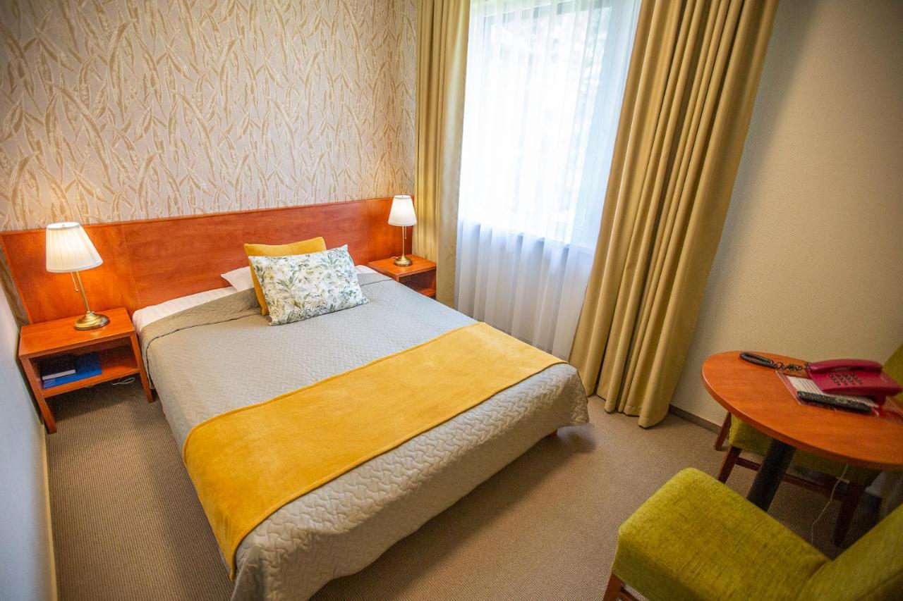 Hotel Zuvedra Ignalina Esterno foto