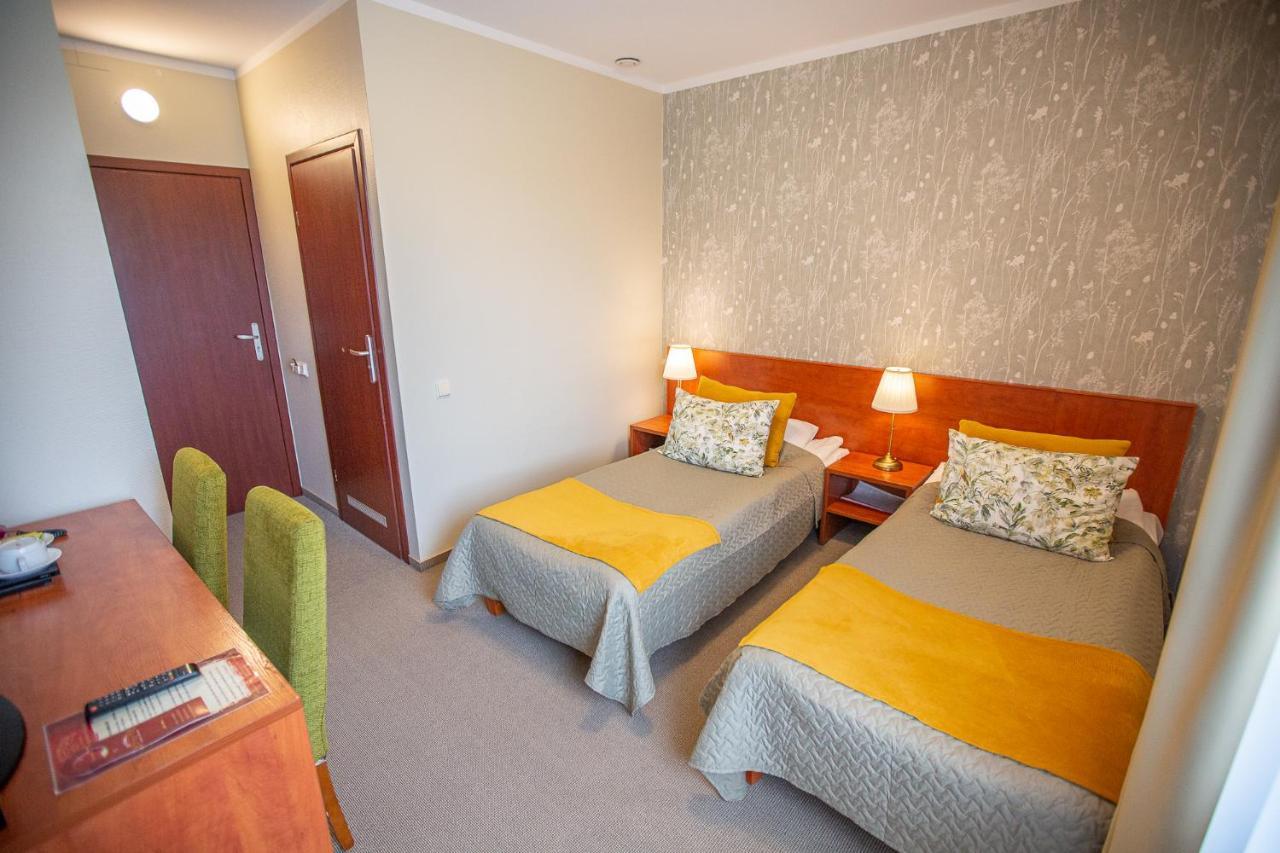 Hotel Zuvedra Ignalina Esterno foto